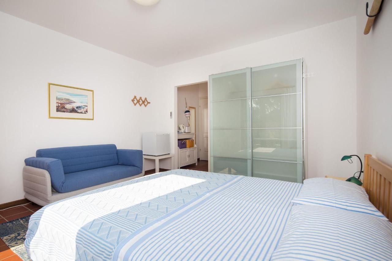Sobe Number 9 Bed & Breakfast โรวีน ภายนอก รูปภาพ